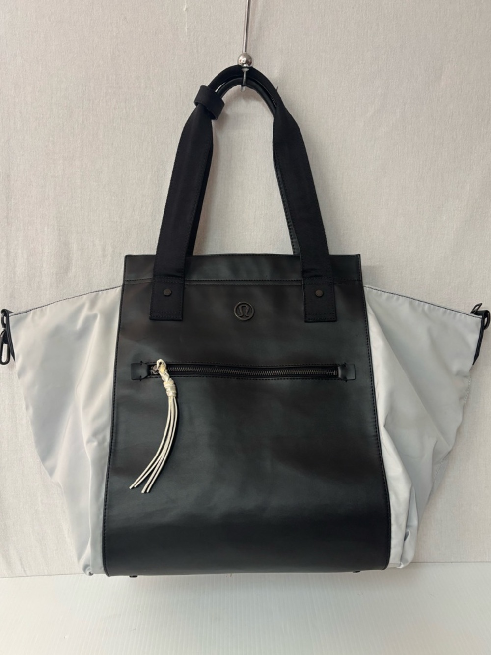 Lululemon Carry Me Om Tote - Big Paisley Emboss Angel Wing / Black and Grey